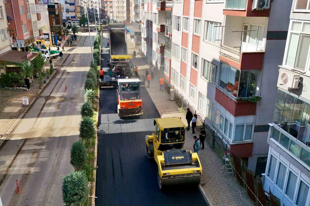 GİRESUN BELEDİYESİ, ALTYAPI ÇALIŞMALARI NEDENİYLE HASAR GÖREN CADDE VE SOKAKLARDA ASFALT YENİLEME...