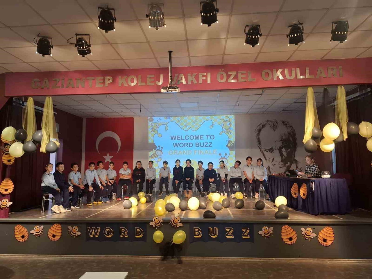 GKV'Lİ MİNİKLERDEN İNGİLİZCE KELİME ŞÖLENİ