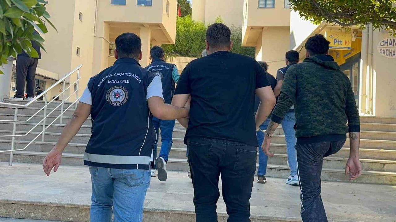 GÖÇMEN KAÇAKÇILIĞI ORGANİZATÖRÜ 4 ŞAHIS TUTUKLANDI