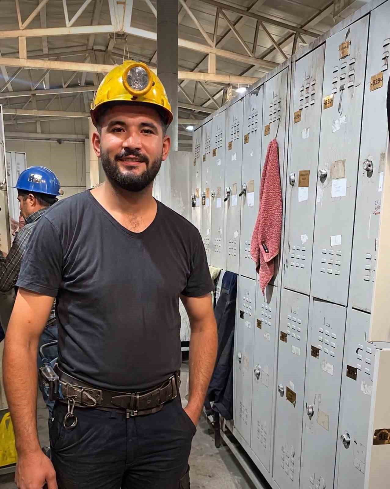 GÖÇÜKTE HAYATINI KAYBEDEN İŞÇİLERİN EN GENCİ OLAN BALIKESİR'İN İVRİNDİ İLÇESİ DOĞUMLU RAMAZAN...