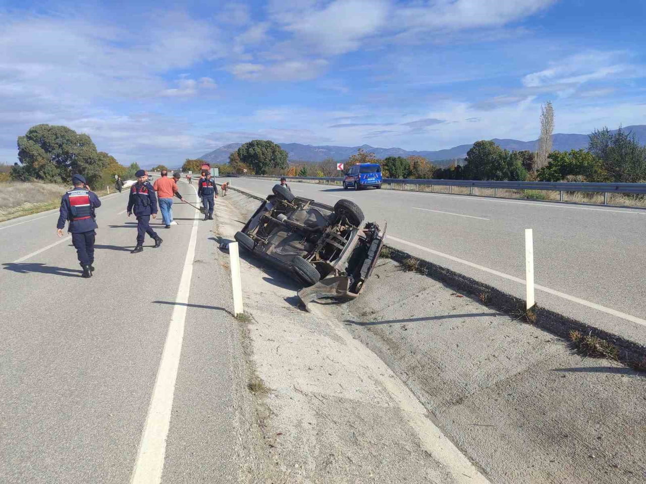 GÖLHİSAR İLÇESİNE BAĞLI YUSUFÇA BELDESİNDE İKİ OTOMOBİLİN ÇARPIŞMASI SONUCU 2 KİŞİ...