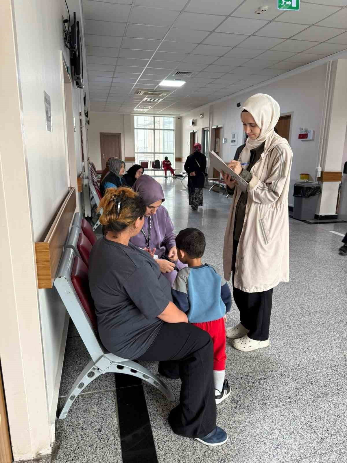 GÜMÜŞOVA İLÇE DEVLET HASTANESİ VE İLÇE TOPLUM SAĞLIĞI MERKEZİ EKİPLERİ TARAFINDAN ŞEKER TÜKETİMİNE...