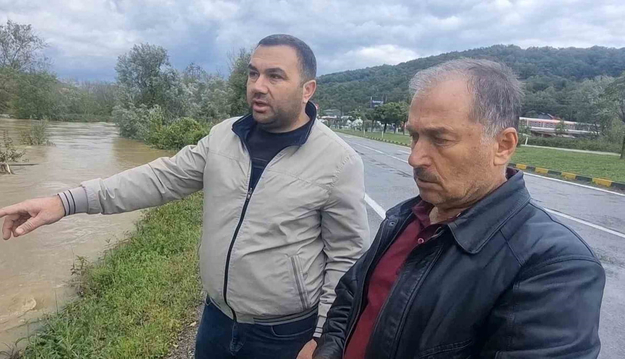 HAKAN TOPRAK (SOLDA), LÜTFÜ ÇABAN (SAĞDA)