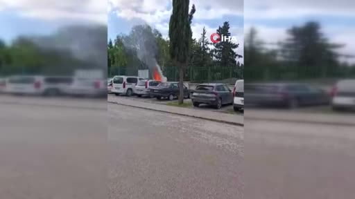 Hastane otoparkında korku dolu anlar; otomobil alevlere teslim oldu