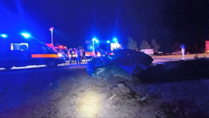 HATAY'DA 2 OTOMOBİLİN ÇARPIŞMASI SONUCU YAŞANAN TRAFİK KAZASINDA 3’Ü AĞIR 5 KİŞİ...