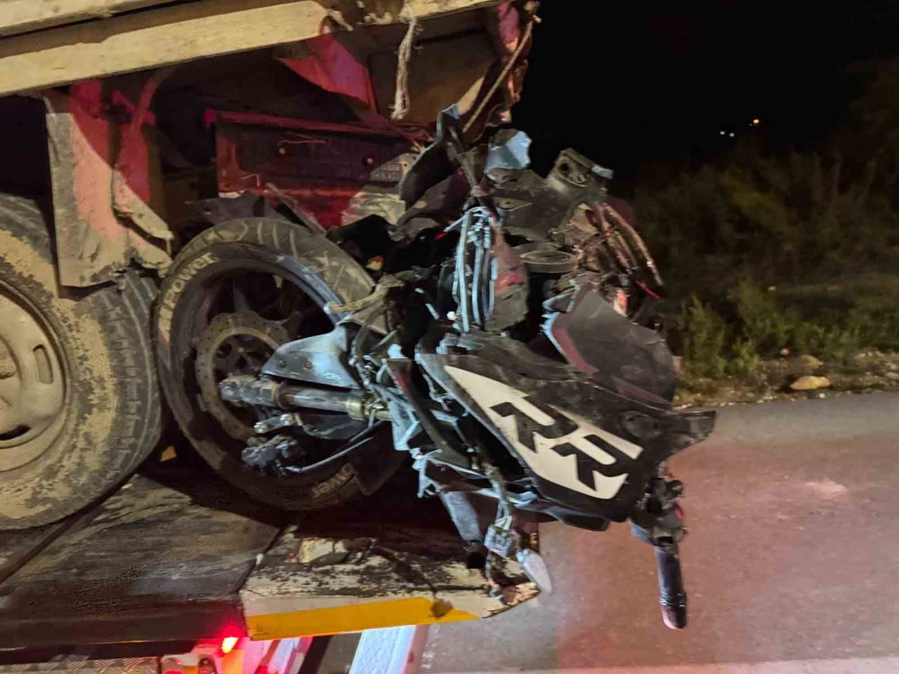 HATAY’DA PİKABLA ÇARPIŞAN MOTOSİKLETİN 19  YAŞINDAKİ SÜRÜCÜSÜ MEHMET ALTINÖZÜ HAYATINI...