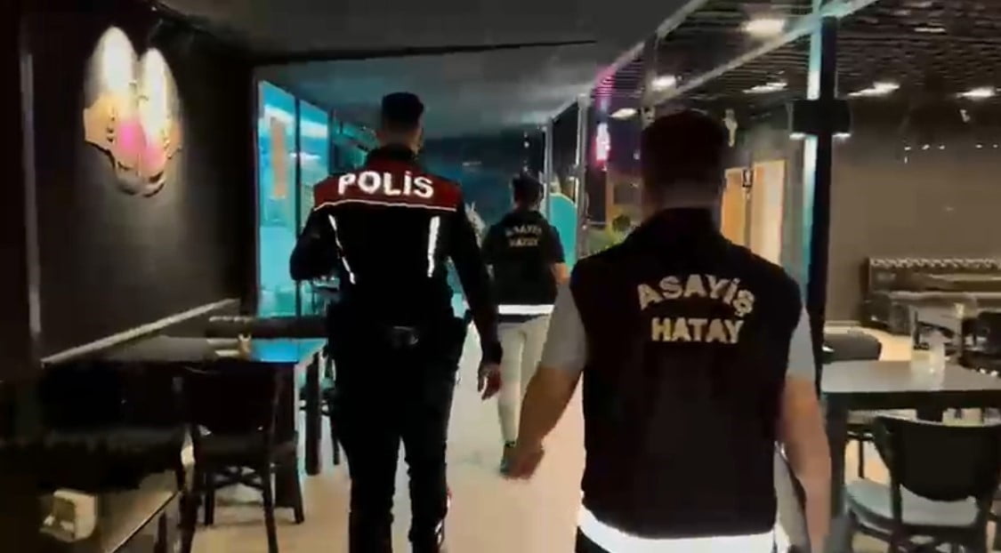 HATAY İL EMNİYET MÜDÜRLÜĞÜ EKİPLERİ TARAFINDAN İL MERKEZİNDEKİ UMUMA AÇIK İSTİRAHAT VE EĞLENCE...