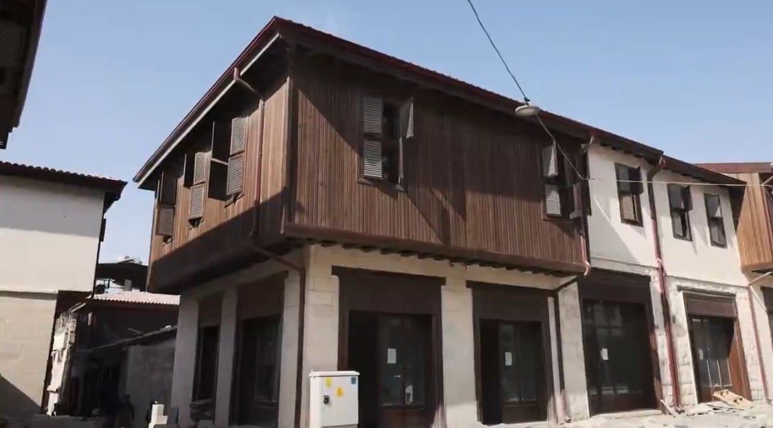 HATAY VALİSİ MUSTAFA MASATLI, ANTAKYA’DAKİ KURTULUŞ CADDESİ’NDE YÜRÜTÜLEN ÇALIŞMALARI...