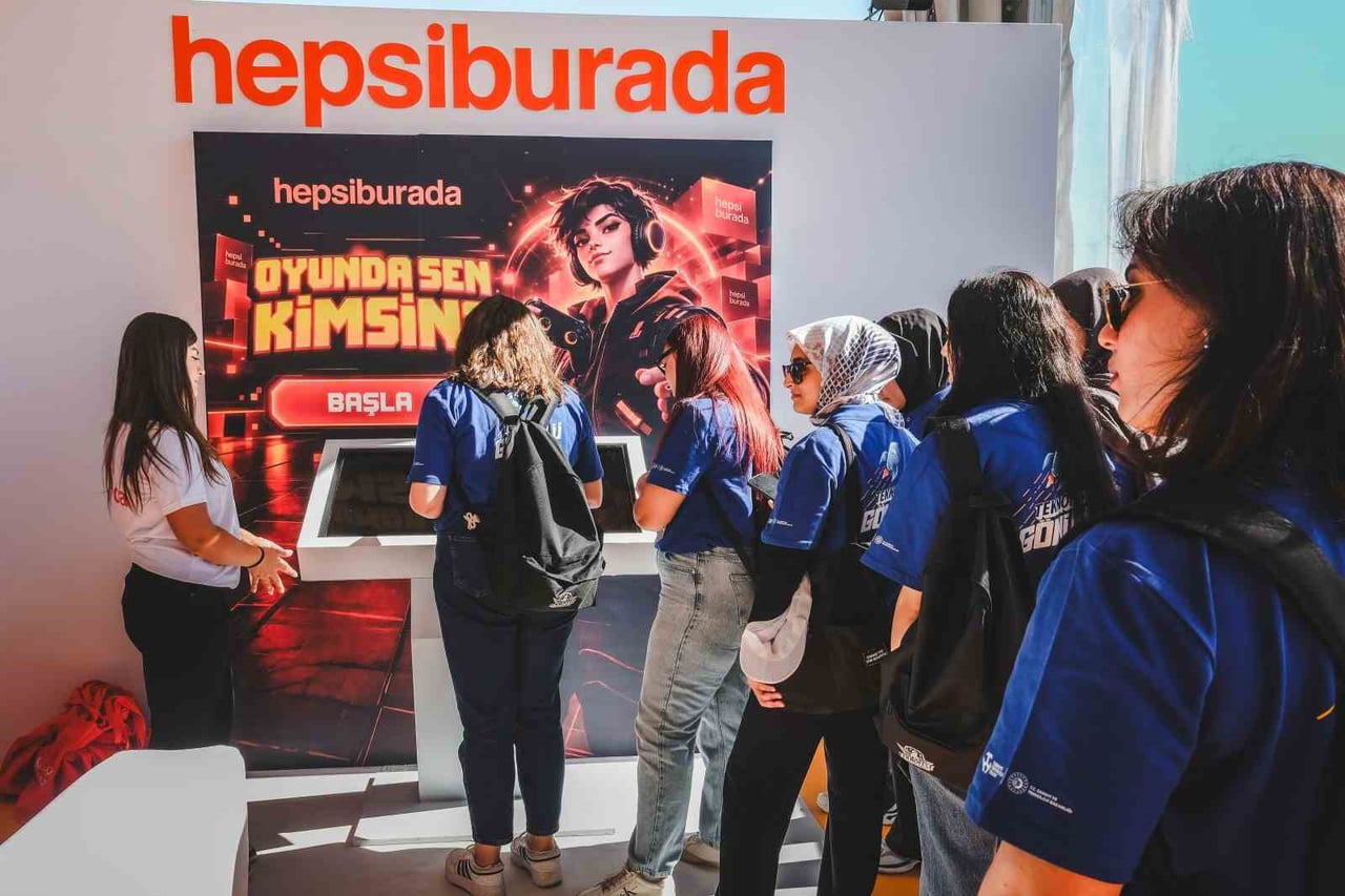 HEPSİBURADA, ŞANLIURFA GAP HAVALİMANI’NDA DÜZENLENEN TEKNOFEST GÜNEYDOĞU’DA, YAPAY ZEKA TEMELLİ...