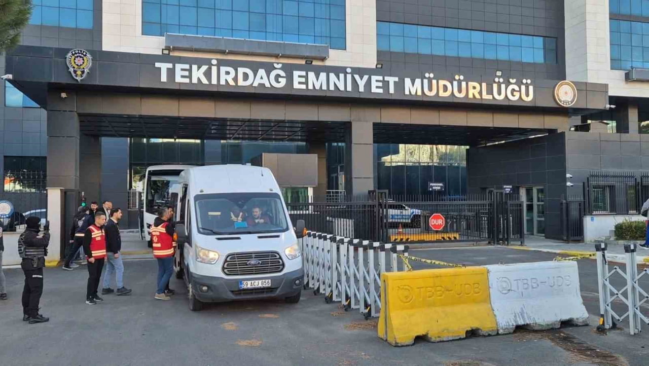 HESAP HAREKETLERİNDE YAKLAŞIK 433 MİLYON LİRALIK İŞLEM HACMİ TESPİT EDİLEN OPERASYONDA, ARALARINDA...