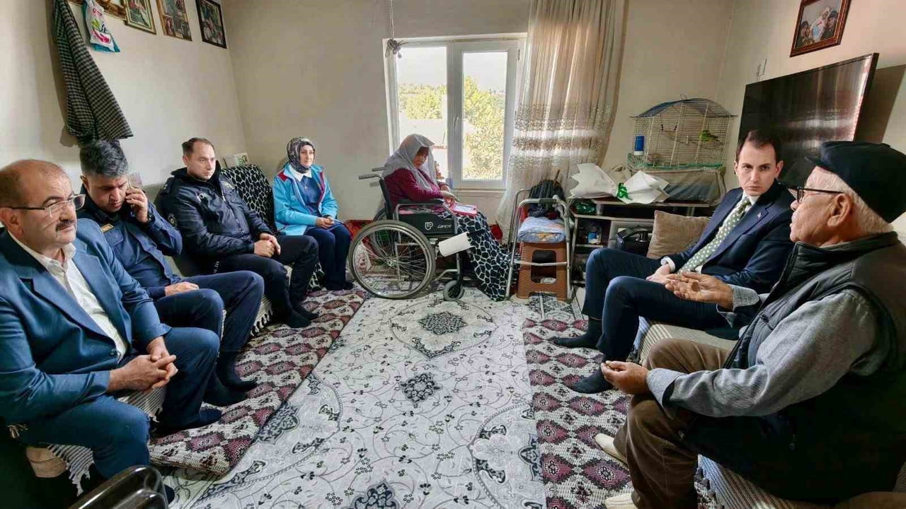 HİSARCIK KAYMAKAMI ATAM, YAŞLILARI EVLERİNDE ZİYARET ETTİ