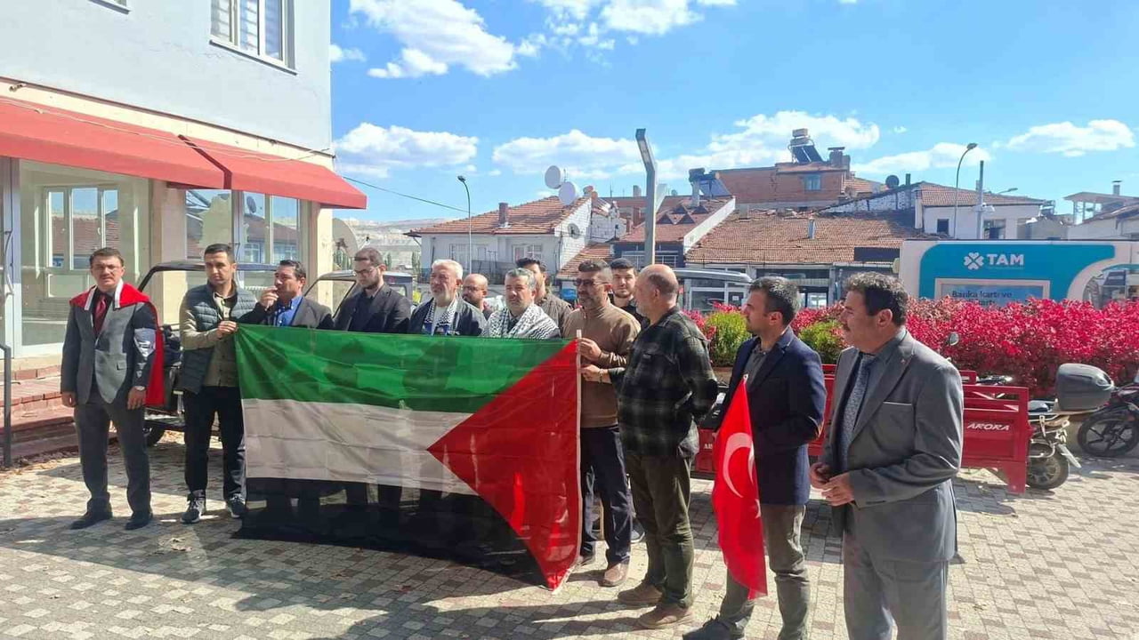 HİSARCIK’TA GAZZE İÇİN BASIN AÇIKLAMASI VE DUA PROGRAMI