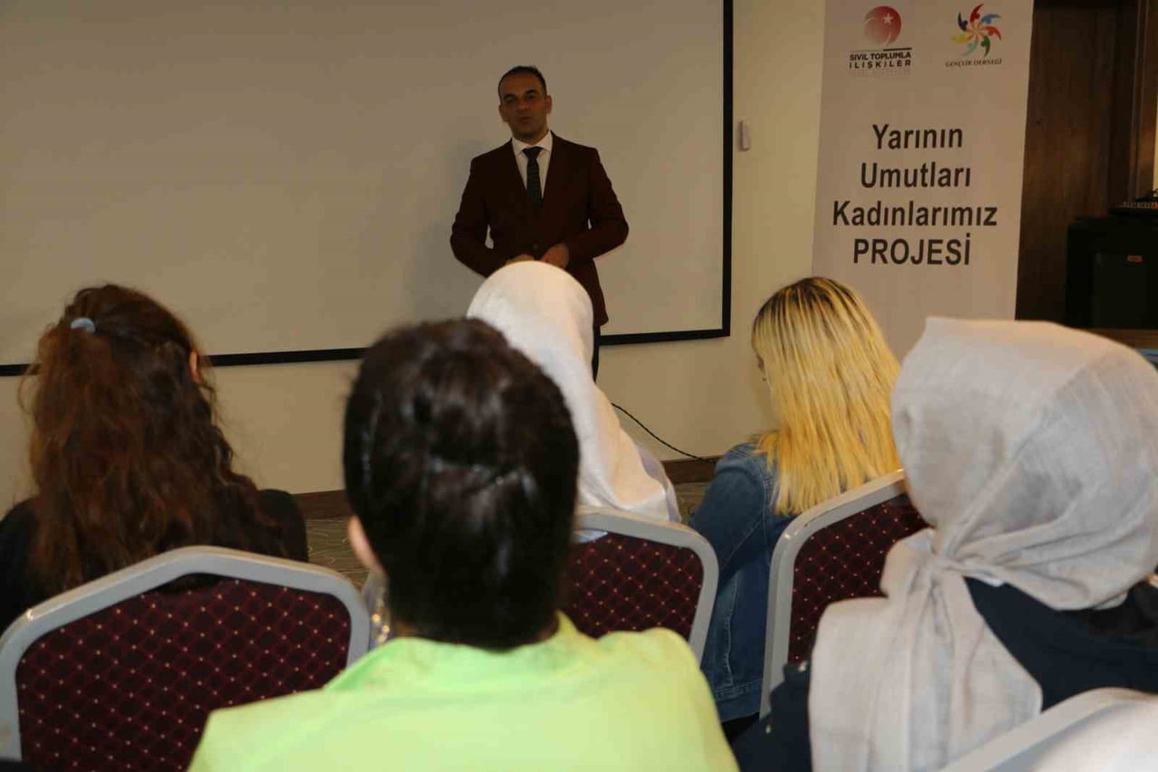 İÇİŞLERİ BAKANLIĞI TARAFINDAN DESTEKLENEN VE GENÇLİK DERNEĞİ TARAFINDAN DÜZENLENEN “YARININ...