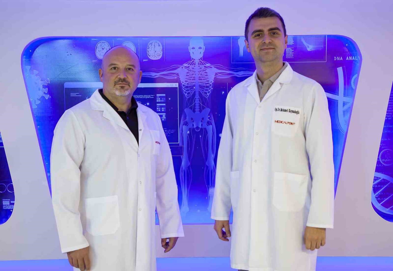 İEÜ MEDİCAL POİNT HASTANESİ ORTOPEDİ VE TRAVMATOLOJİ BÖLÜMÜ ÖĞRETİM ÜYELERİ DR. MEHMET KAYMAKOĞLU...