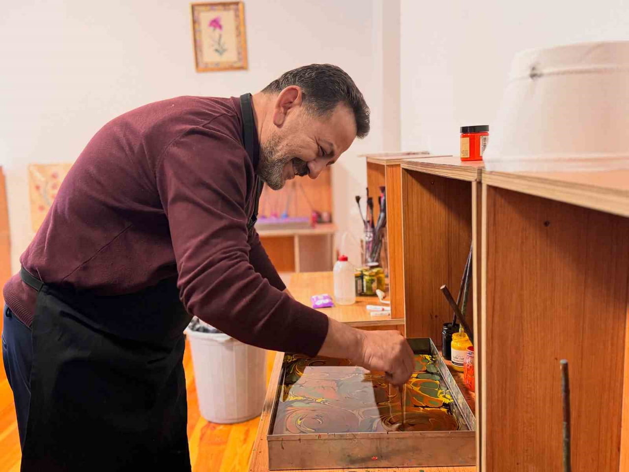 İL MÜDÜRÜ İLHAN BU KEZ SANATINI KONUŞTURDU