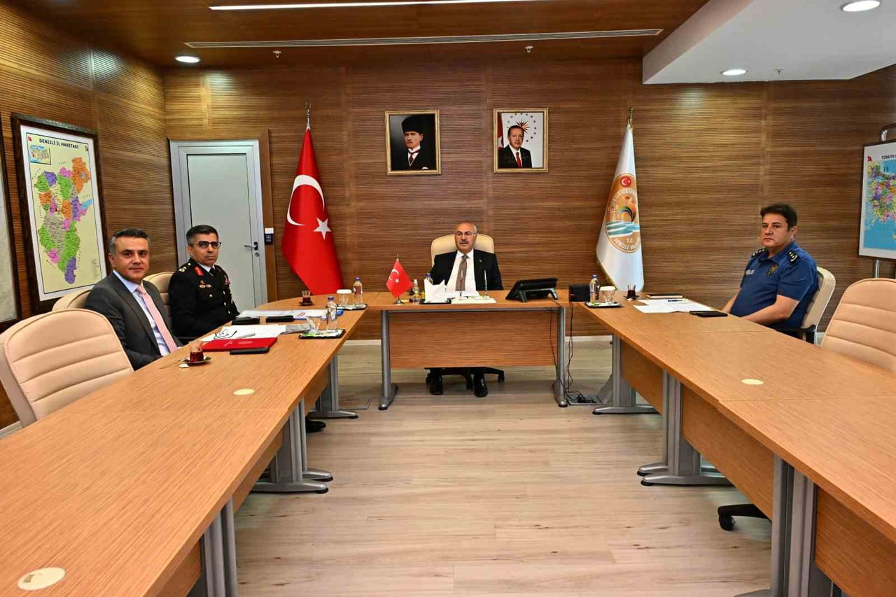 İLİMİZDE OKUL GÜVENLİĞİNE YÖNELİK TEDBİRLER ARALIKSIZ SÜRDÜRÜLÜYOR