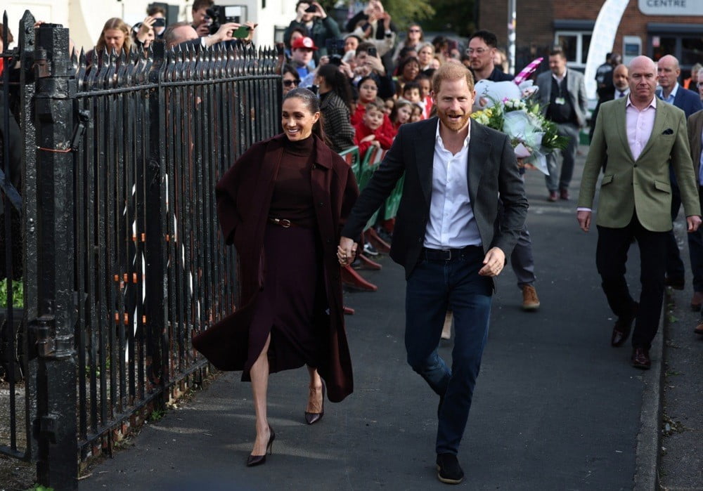 İNGİLTERE'YE DÖNEN PRENS HARRY VE MEGAN, İLK KEZ KAMUOYU ÖNÜNE ÇIKTI