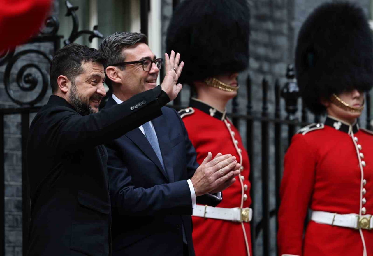İNGİLTERE BAŞBAKANI BURNHAM, BAŞKENT LONDRA’DAKİ BAŞBAKANLIK KONUTUNDA UKRAYNA DEVLET BAŞKANI...