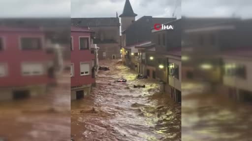 İspanya'nın Madrigueras kasabasında şiddetli yağışın yol açtığı sel felaketinde 102 yaşındaki...