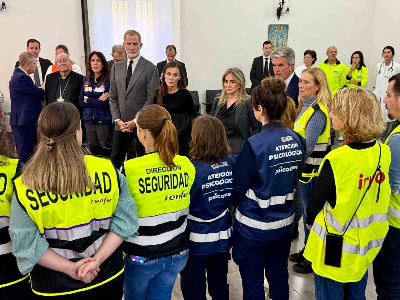 İSPANYOL YETKİLİLER, MADRİD-ENDÜLÜS SEFERİNİ YAPAN İKİ YÜKSEK HIZLI TRENİN KARIŞTIĞI KAZADA...