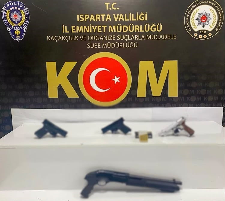 ISPARTA’DA POLİS EKİPLERİNCE, KAÇAKÇILIKLA MÜCADELE KAPSAMINDA GERÇEKLEŞTİRİLEN ÇALIŞMALARDA ÇOK...