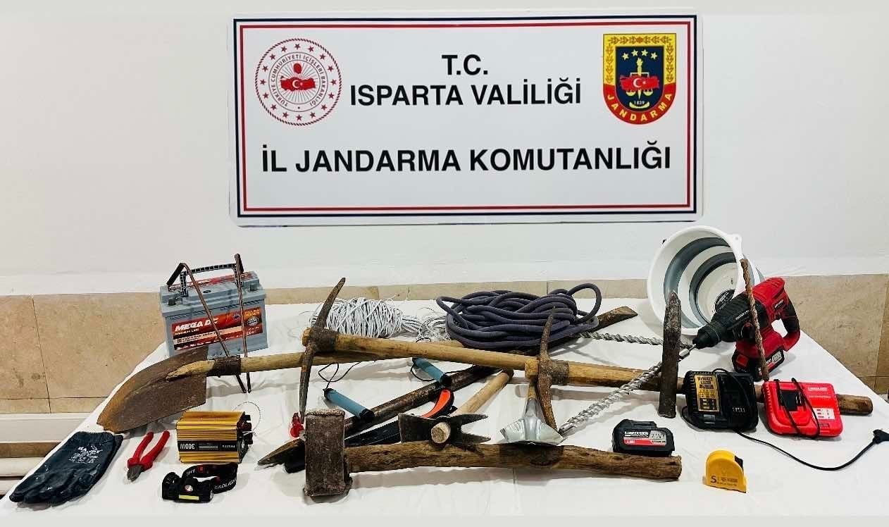 ISPARTA İL JANDARMA KOMUTANLIĞI EKİPLERİNCE SON 3 AYDA DÜZENLENEN 10 OPERASYONDA, 30 SİKKE...