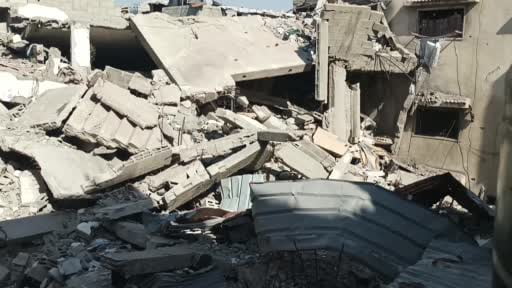 İsrail’in Gazze Şeridi’ne yönelik saldırılarında bacağını kaybeden 64 yaşındaki Mahmud Fuat...