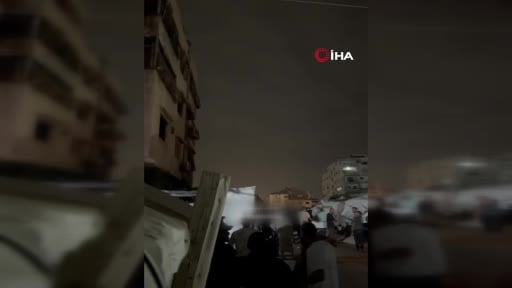 İsrail ordusu, Gazze Şeridi’nde 5 evdeki sivilleri evlerini tahliye etmeye zorladıktan dakikalar...