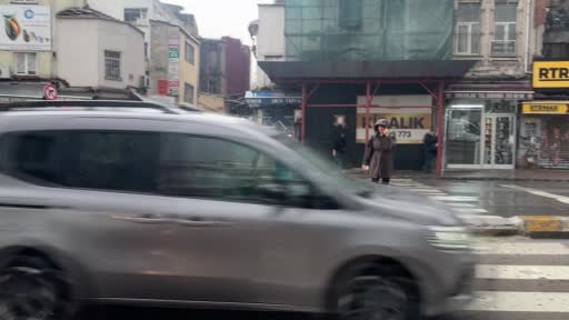 İSTANBUL-AKTÜEL) İstanbul'da sağanak yağış etkili oluyor