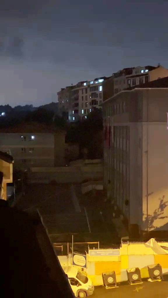İSTANBUL ARNAVUTKÖY’DE GECE SAAT 00.30 SIRALARINDA 3 FARKLI OKULUN SES SİSTEMLERİNDEN ANİDEN...