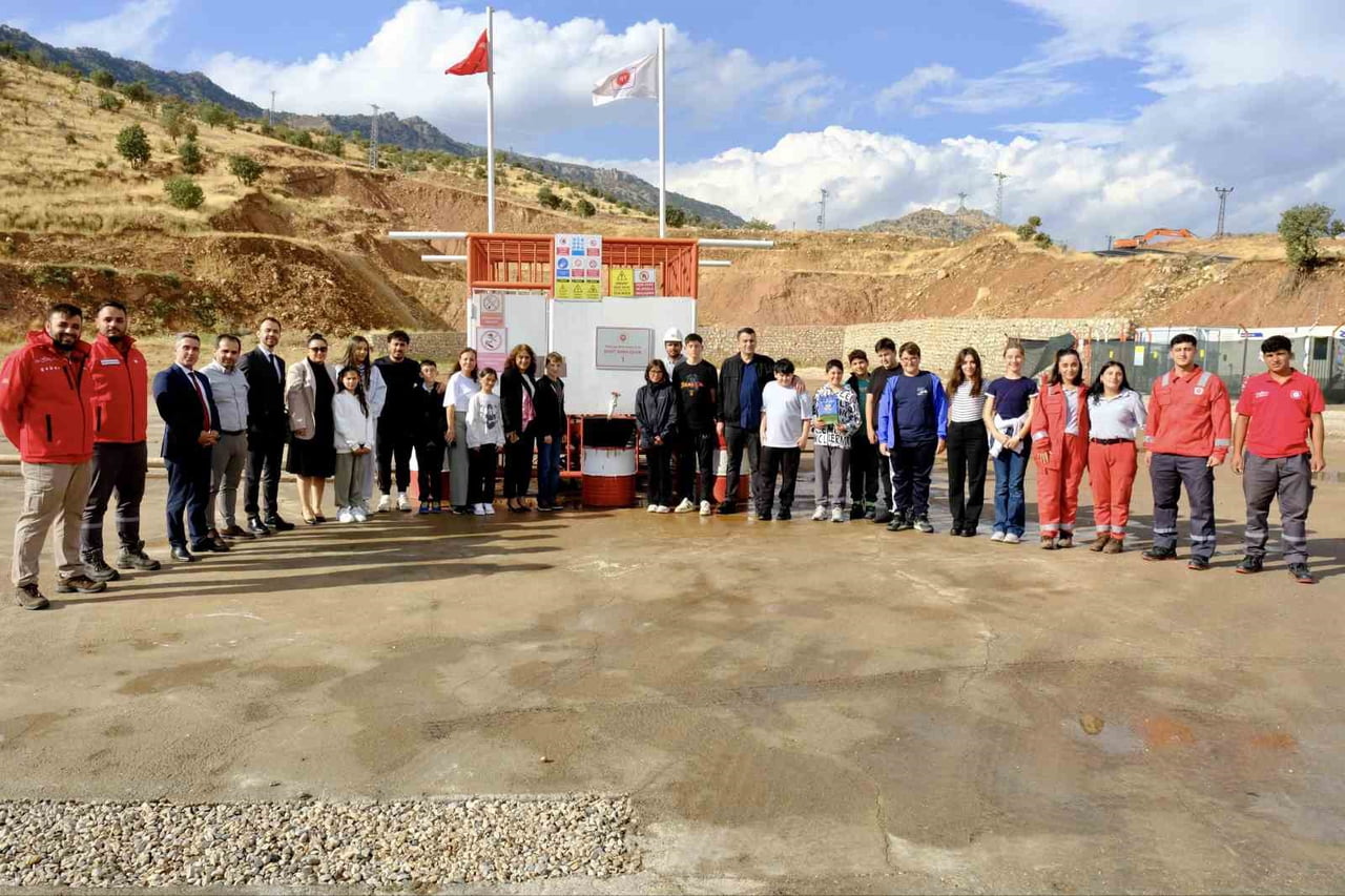 İSTANBUL BEYKOZ’DAN ŞIRNAK’A GELEN ÖĞRENCİLER, "BİZİM GÖK KUBBEMİZ PROJESİ" KAPSAMINDA HEM ŞIRNAK...