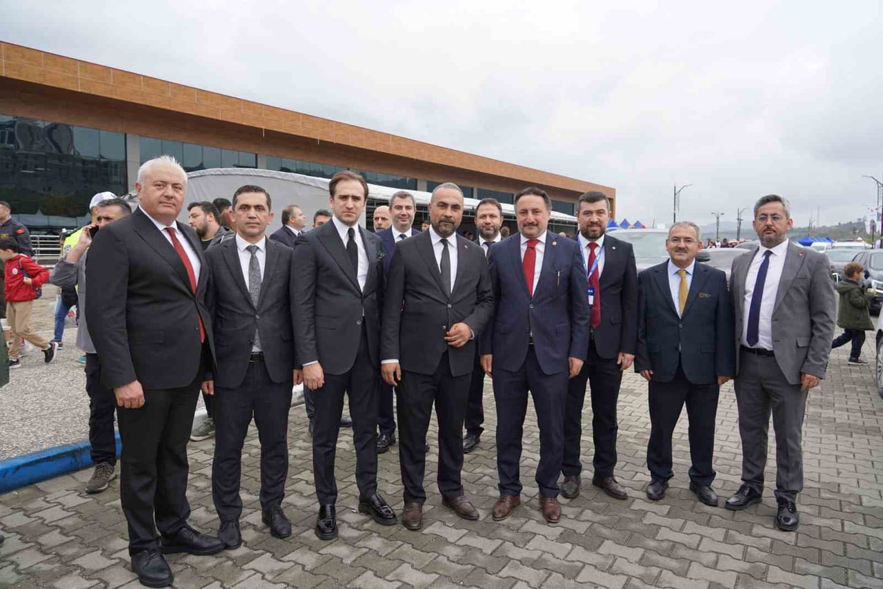 İSTANBUL MİLLETVEKİLİ KARAYEL, BARÜ'DE BİLİMFEST ETKİNLİK ALANINI GEZDİ