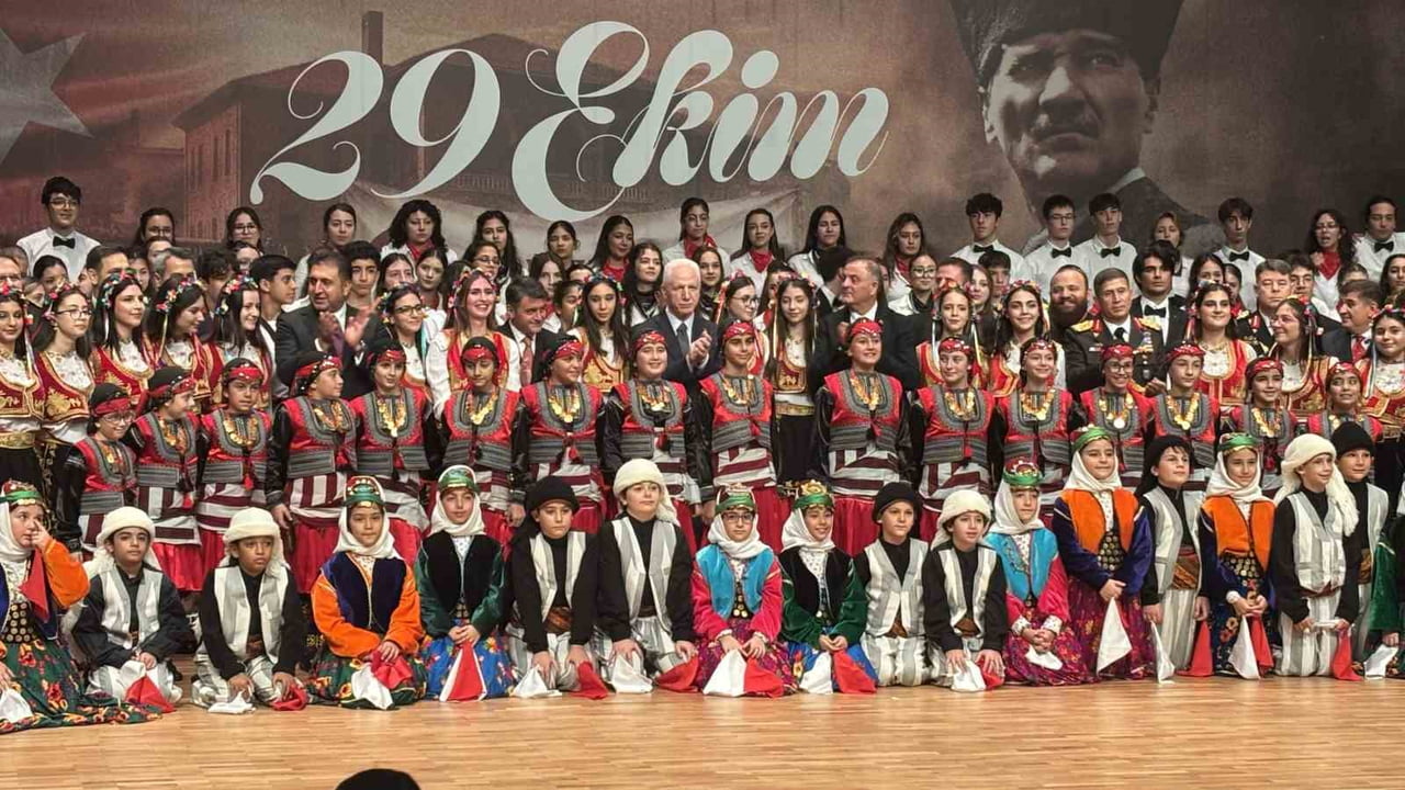 İSTANBUL VALİLİĞİ TARAFINDAN 29 EKİM CUMHURİYET BAYRAMI'NIN 103. YIL DÖNÜMÜ ETKİNLİKLERİ...