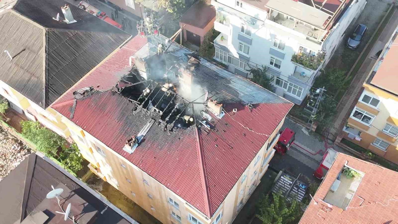 İTFAİYE EKİPLERİNİN ÇALIŞMASI HAVADAN GÖRÜNTÜLENDİ.