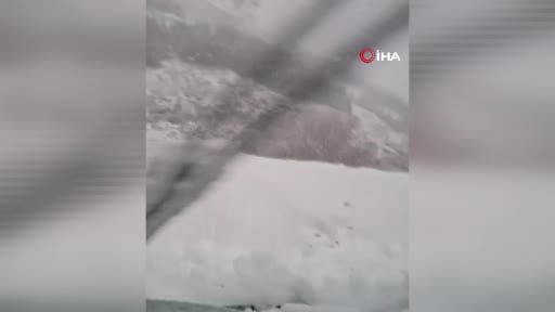 İzmir'de mevsimin ilk karı yağdı