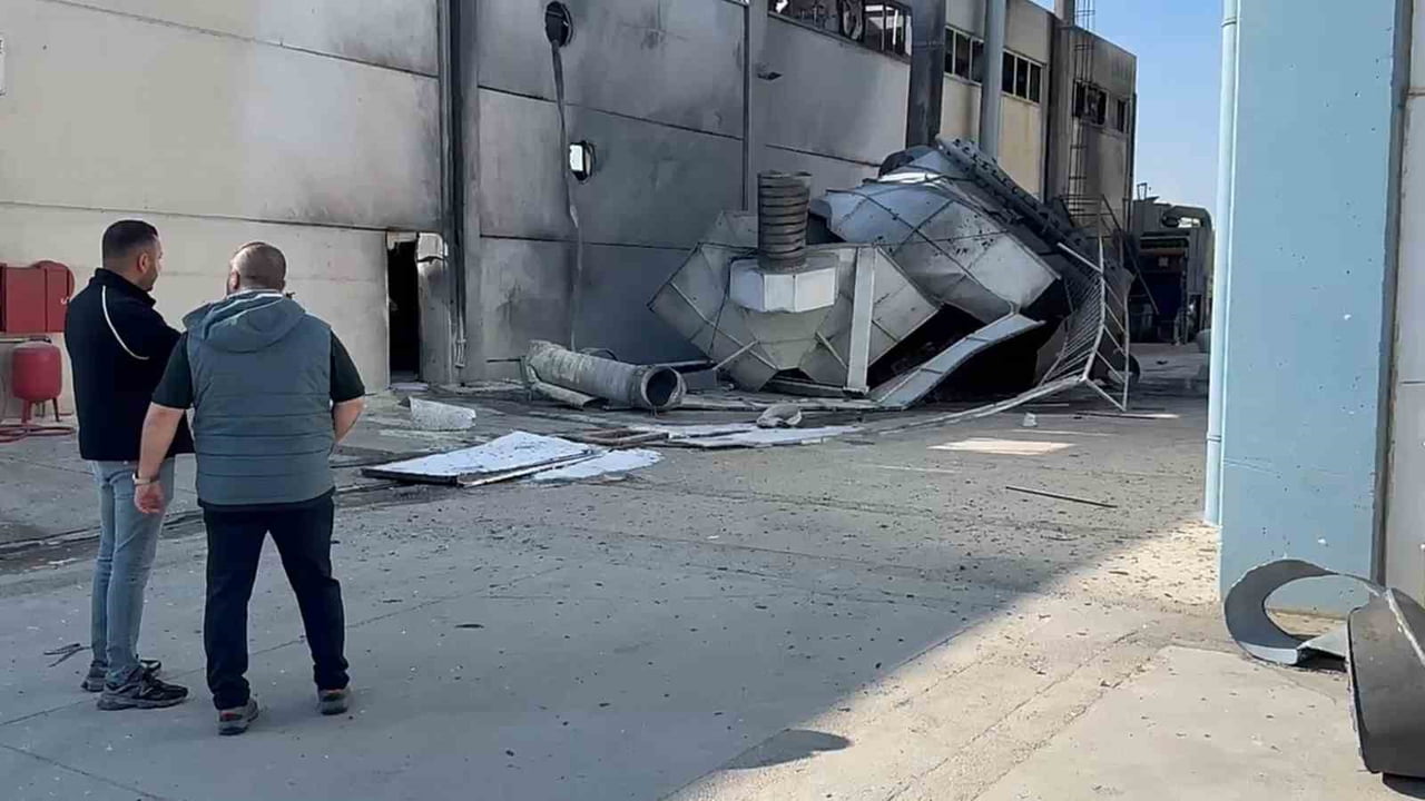 İZMİR'İN TORBALI İLÇESİNDE METAL TOZLARI ÜRETİMİ YAPAN BİR FABRİKADA DEV KAZANIN PATLAMASI SONUZU...