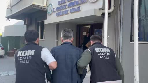 İzmir Bayraklı Belediyesi'nde yolsuzluk operasyonu: Eski başkan Sandal'a gözaltı