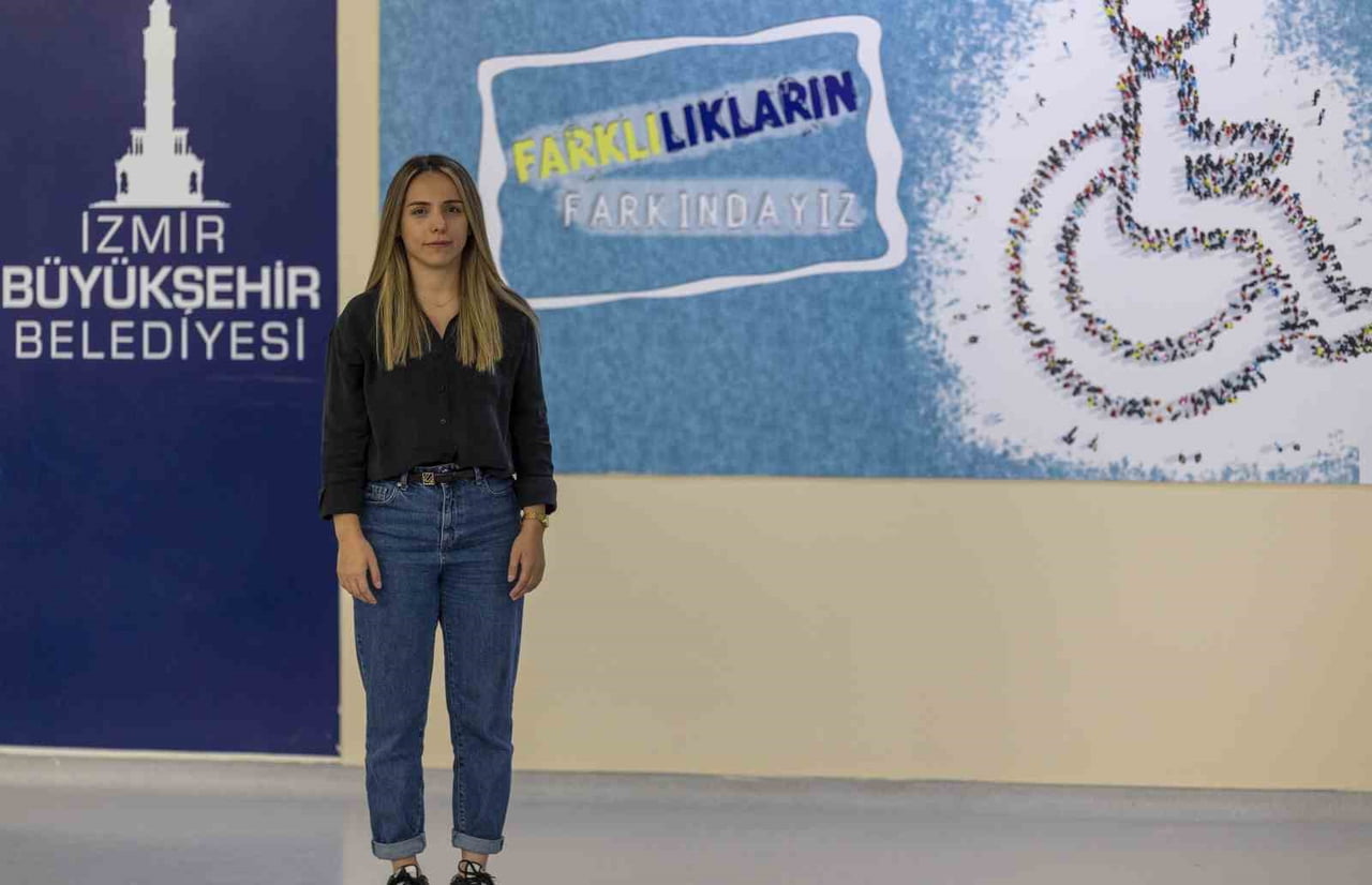 İZMİR BÜYÜKŞEHİR BELEDİYESİ LİMONTEPE FARKINDALIK MERKEZİ’NDE ÇALIŞAN İŞİTME ENGELLİ PERSONEL...