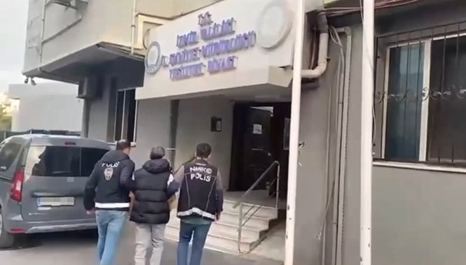 İZMİR MERKEZLİ 4 İLDE YASA DIŞI BAHİS ŞEBEKESİNE YÖNELİK DÜZENLENEN OPERASYONDA GÖZALTINA ALINAN...