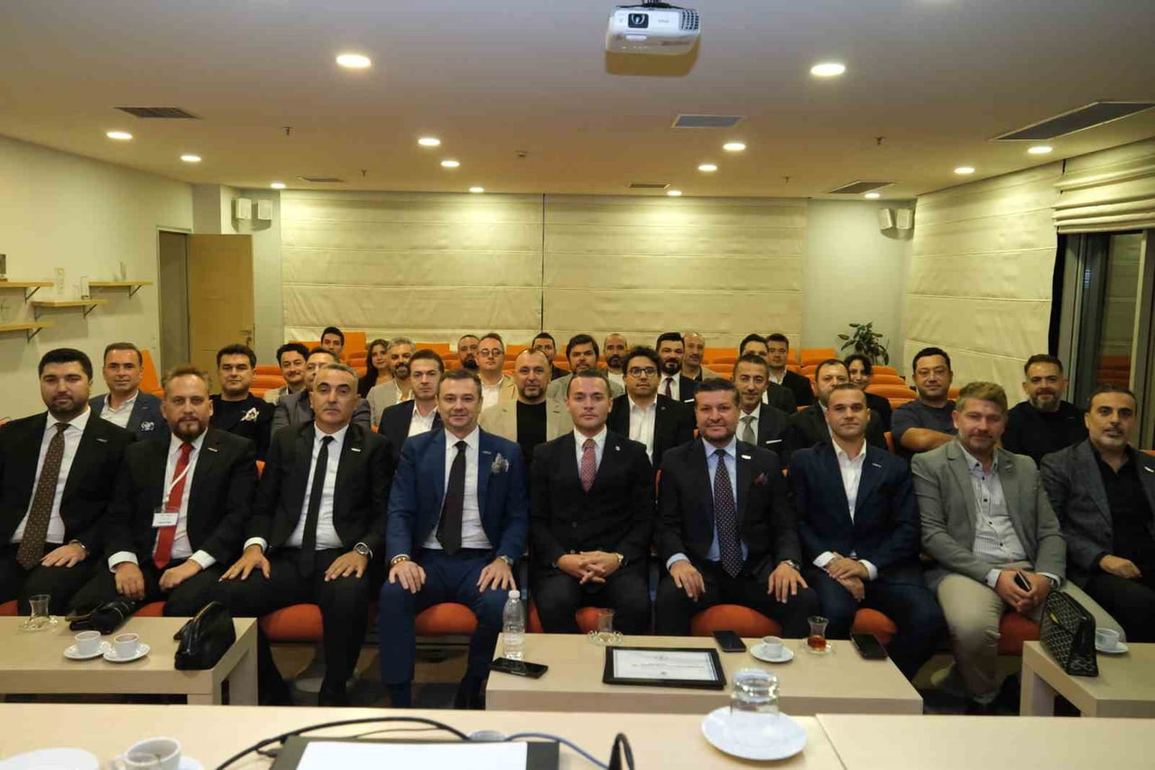 İZMİR VE ANTALYA İŞ DÜNYASININ TEMSİLCİLERİ, EGİAD İLE ANTGİAD İŞ BİRLİĞİYLE DÜZENLENEN TİCARET...