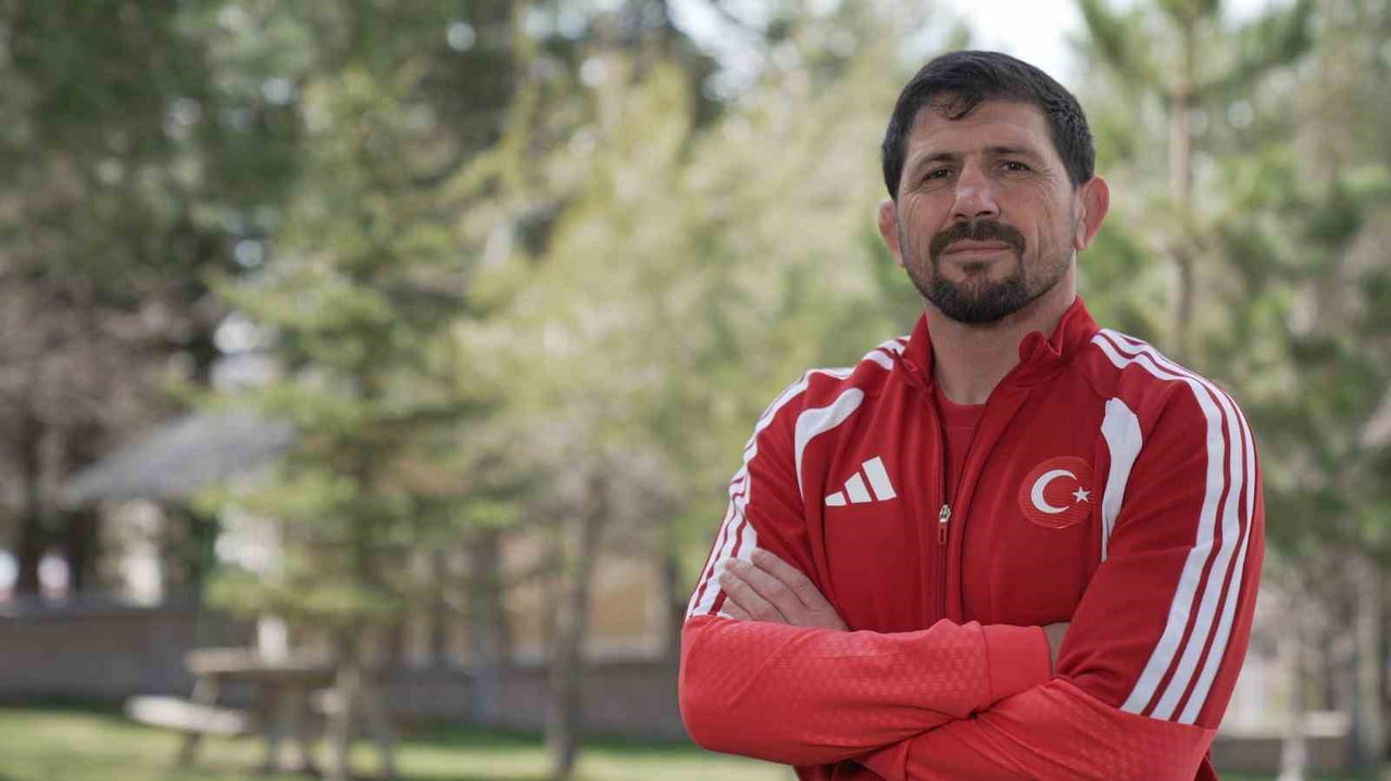 KADIN GÜREŞ MİLLİ TAKIMI TEKNİK DİREKTÖRÜ AYHAN SUCU