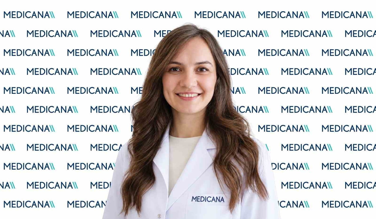 KADIN HASTALIKLARI VE DOĞUM UZMANI OP. DR. IRMAK ÜYEL