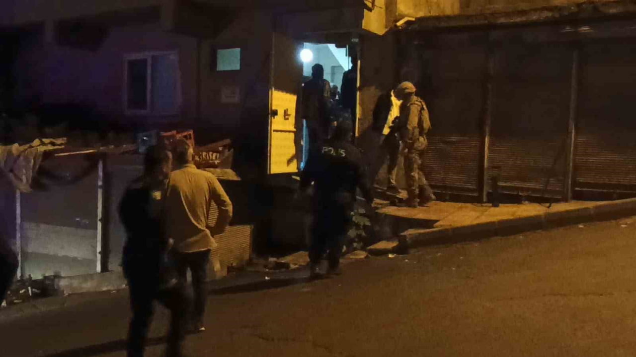 KAHRAMANMARAŞ'TA KENDİSİNDEN PARA İSTEYEN OĞLUNA OLUMSUZ YANIT VEREN ANNE, OĞLU TARAFINDAN BIÇAKLA...
