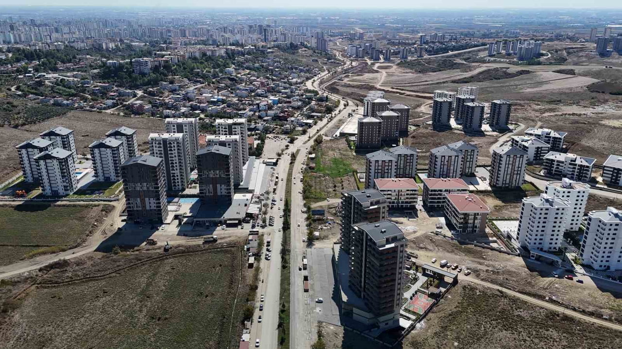 KAHRAMANMARAŞ MERKEZLİ 6 ŞUBAT DEPREMLERİNİN ARDINDAN ADANA’NIN KUZEY BÖLGESİNDE TOKİ TARAFINDAN...