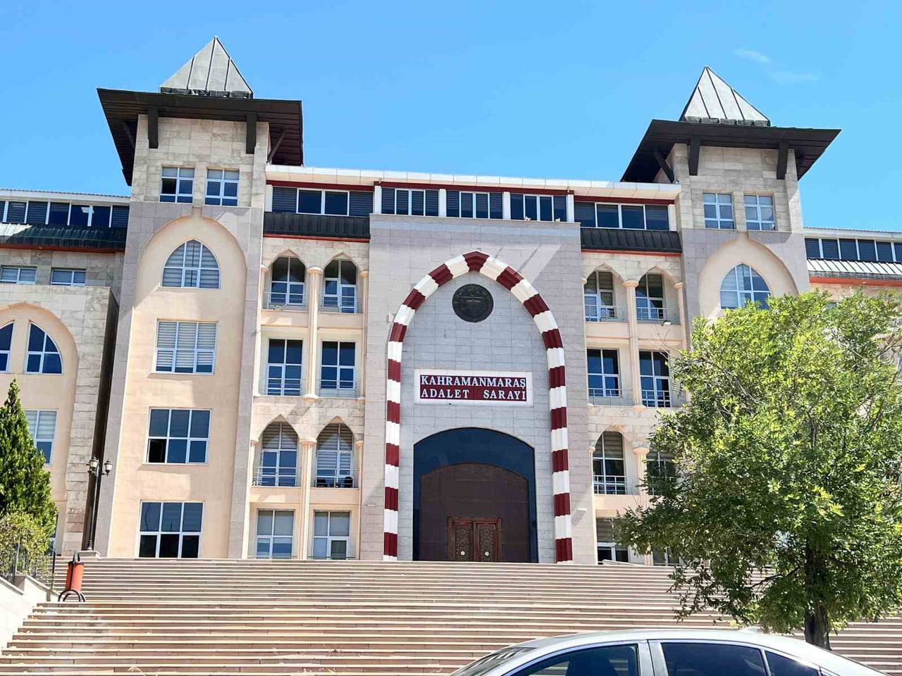 KAHRAMANMARAŞ’TA AYSER ÇALIK ORTAOKULU’NDA 9 ÖĞRENCİ İLE 1 ÖĞRETMENİN HAYATINI KAYBETTİĞİ, 17...