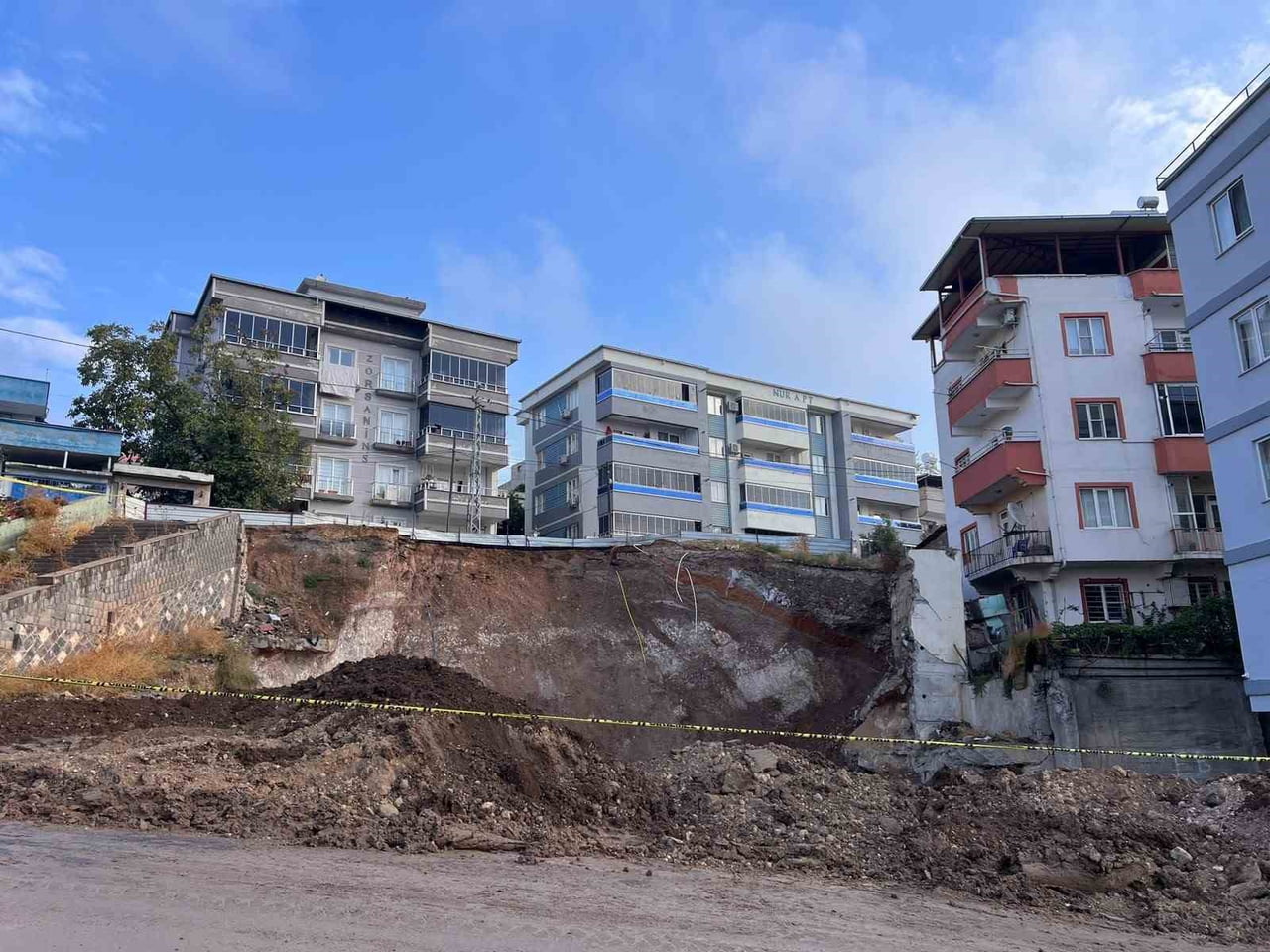 KAHRAMANMARAŞ’TA BİR İNŞAAT ALANININ TEMEL KAZISI SIRASINDA YAKLAŞIK 40 GÜN ÖNCE MEYDANA GELEN...