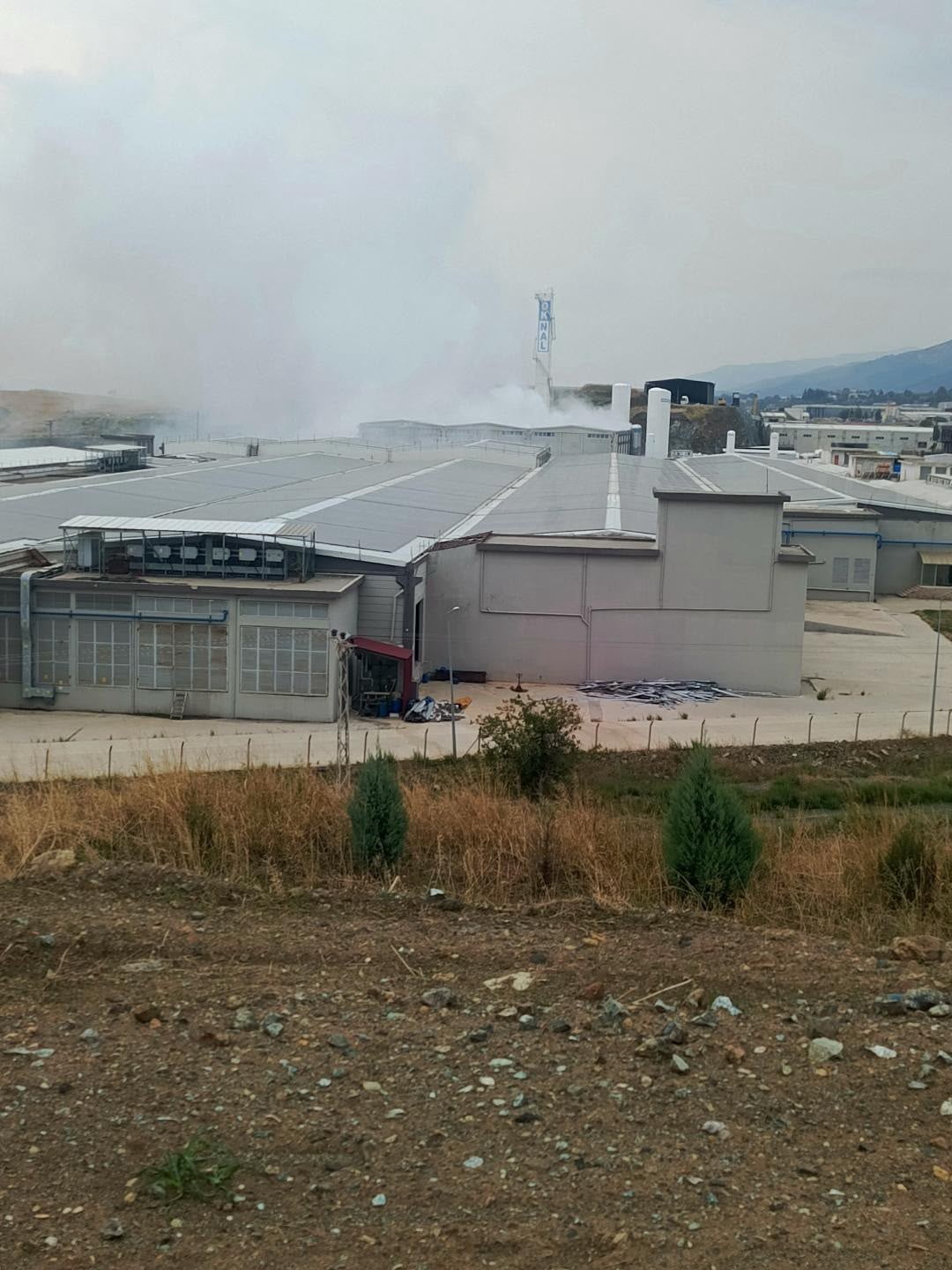 KAHRAMANMARAŞ’TA OKSİJEN GAZI DOLUM TESİSİNDEKİ OKSİJEN TANKI PATLADI. ÇEVREYİ BEYAZ DUMAN...