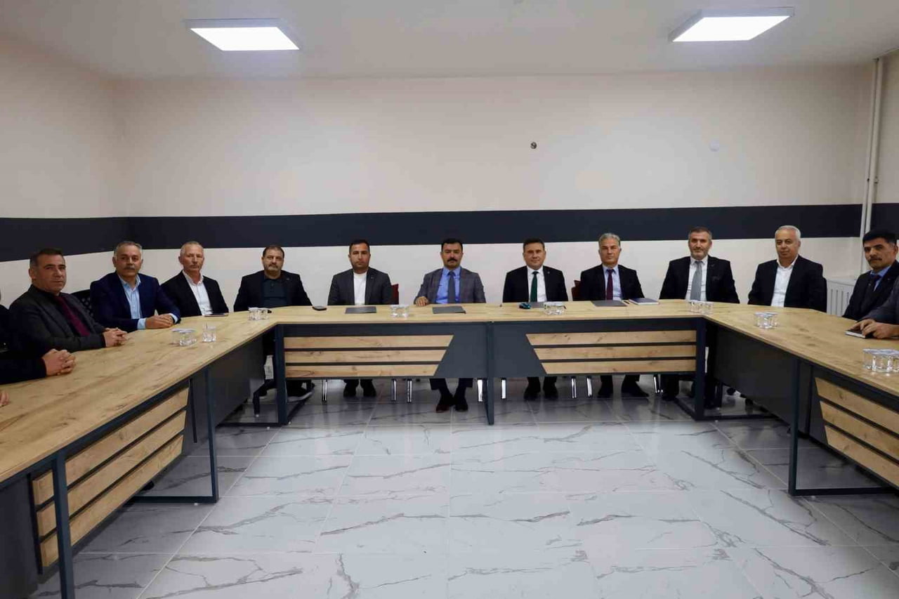 KAHTA'DAKİ OKULLARDA TEKNOLOJİ VE BİLİM SEFERBERLİĞİ HAZIRLIĞI