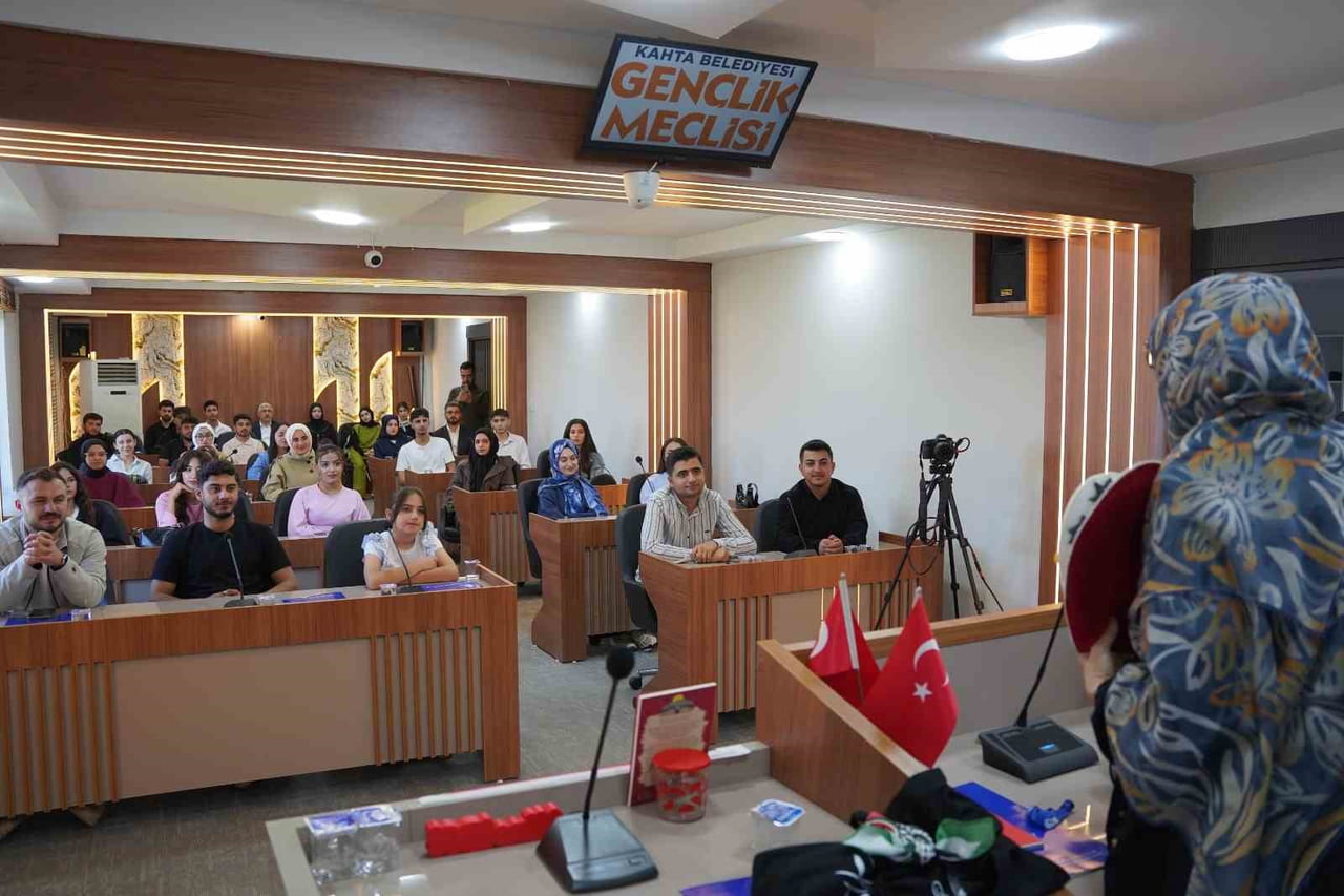KAHTA BELEDİYESİ GENÇLİK MECLİSİ'NDEN ANLAMLI BULUŞMA