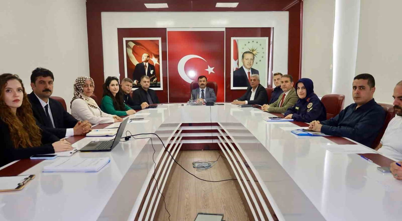 KAHTA’DA KADINA YÖNELİK ŞİDDET VE ÇOCUKLARIN KORUNMASI MASAYA YATIRILDI